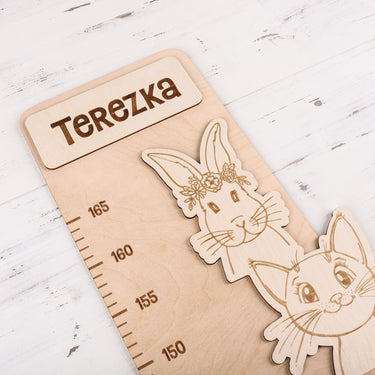 Banda de măsurare pentru copii pe perete – fermă