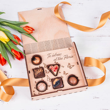 Set de ciocolată KLASIK în cutie de lemn cu motiv personalizat