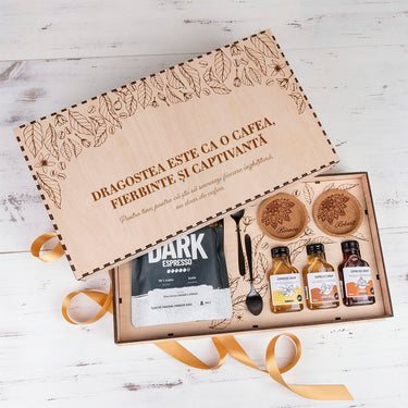 Set de cafea PREMIUM în cutie de lemn cu motiv personalizat
