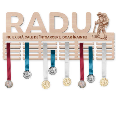 Suport medalii – Drumeție, bărbat