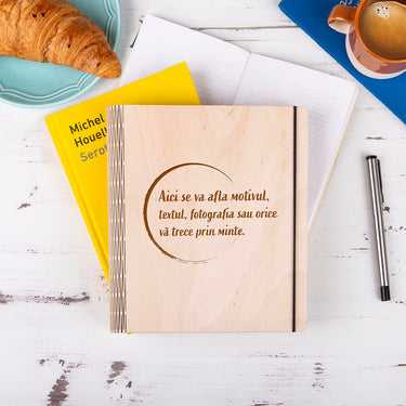 Jurnal cu copertă din lemn - Motiv personalizat